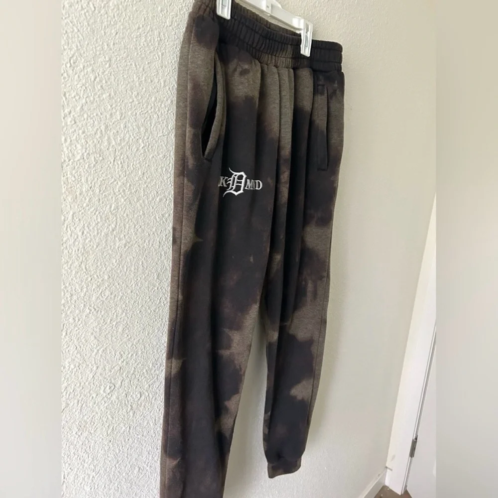 T-Crew Bleach Dyed Sweatpants – Size Large